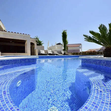 Apartamento Andjelka-6 By Interhome